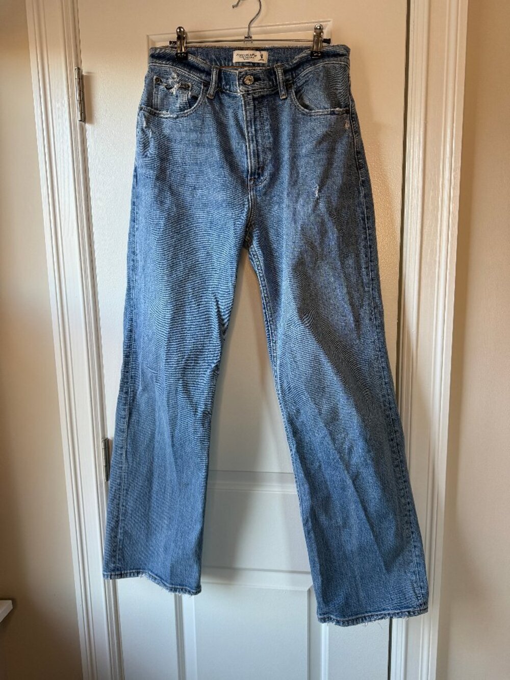 Abercrombie & Fitch The 90s Relaxed High Rise Jean - 29